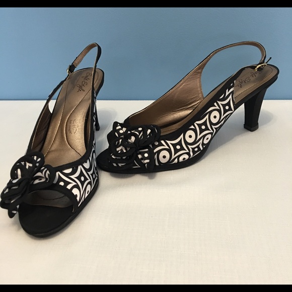 Soft Style Sling Backs - Picture 1 of 5